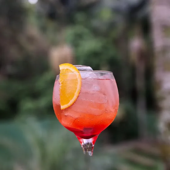 Drink de laranja em taça